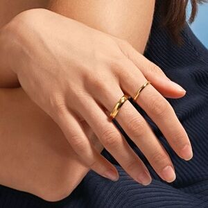 Heart Made of Gold Women's Gold Ring Band Set